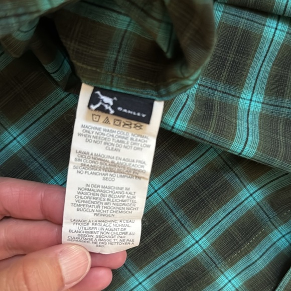 Oakley Short Sleeve Button Down Shirt Men’s XL Green Plaid - Picture 6 of 6